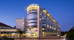 Hotel Sheraton w Warszawie wymienił wszystkie żar&oacute;wki na ekologiczne oświetlenie LED