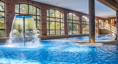 Nowy basen w hotelu konferencyjnym na Mazurach