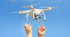Zdalnie sterowane modele latające zwane dronami cieszą się stale rosnącą popularnością. Boom zainteresowania dronami związany jest z coraz powszechniejszym dostępem tych urządzeń