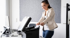 Jak wybrać odpowiednią drukarkę etykiet Zebra do swojego biura?